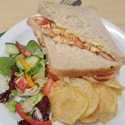 Cheddar And Tomato Sandwich