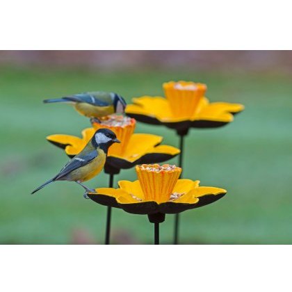 GARDMAN MARIE CURIE Cast Iron Daffodil Feeder GARDMAN MARIE CURIE Cast Iron Daffodil Feeder