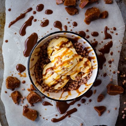 MARSHFIELD FARM Caramel Fudge in Clotted Cream MARSHFIELD FARM Caramel Fudge in Clotted Cream