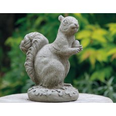 DRAGONSTONE Sitting Squirrel DRAGONSTONE Sitting Squirrel