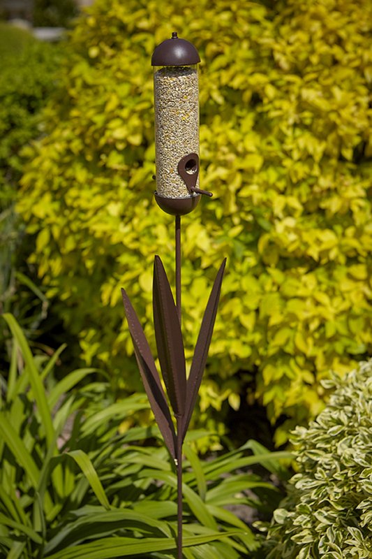 BST028 Rustic Reed Seed Feeder_LR